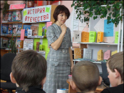 Творческая встреча с Софьей Бунтовской. Выступление перед ребятами.